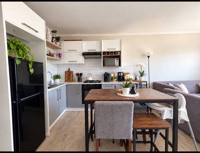 2 BEDROOM APARTMENT FOR SALE IN TABLE VIEW